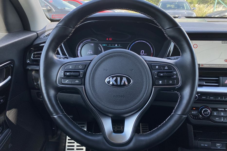 Продам Kia Niro 64 kWh Макс. комплектація Люк. 2020 года в Львове