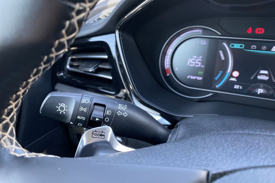 Продам Kia Niro 64 kWh Макс. комплектація Люк. 2020 года в Львове