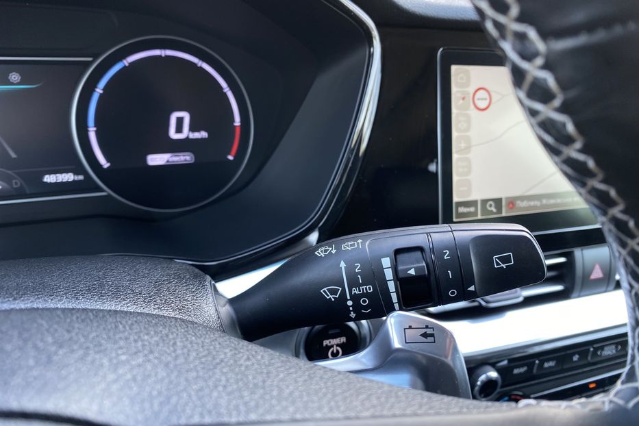 Продам Kia Niro 64 kWh Макс. комплектація Люк. 2020 года в Львове