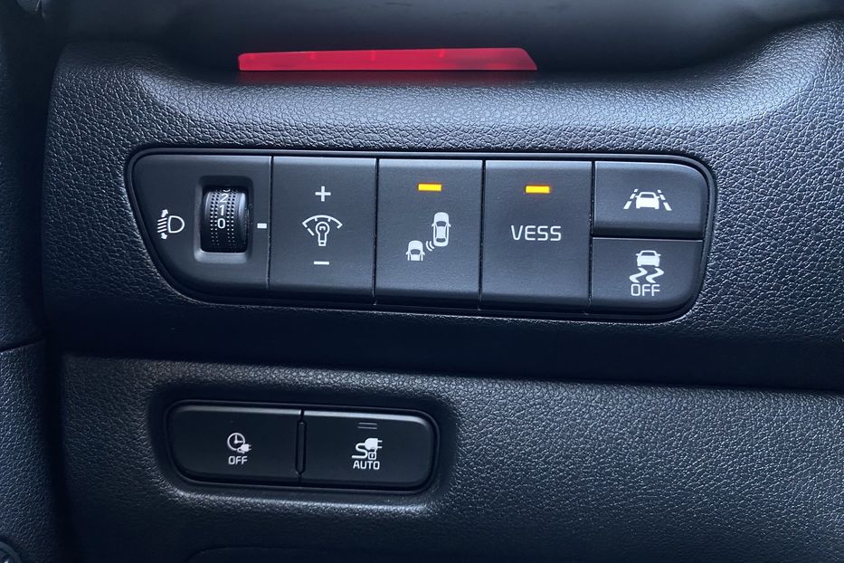 Продам Kia Niro 64 kWh Макс. комплектація Люк. 2020 года в Львове