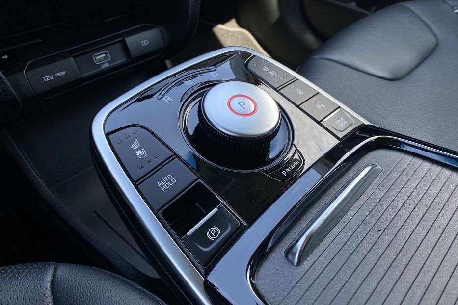 Продам Kia Niro 64 kWh Макс. комплектація Люк. 2020 года в Львове