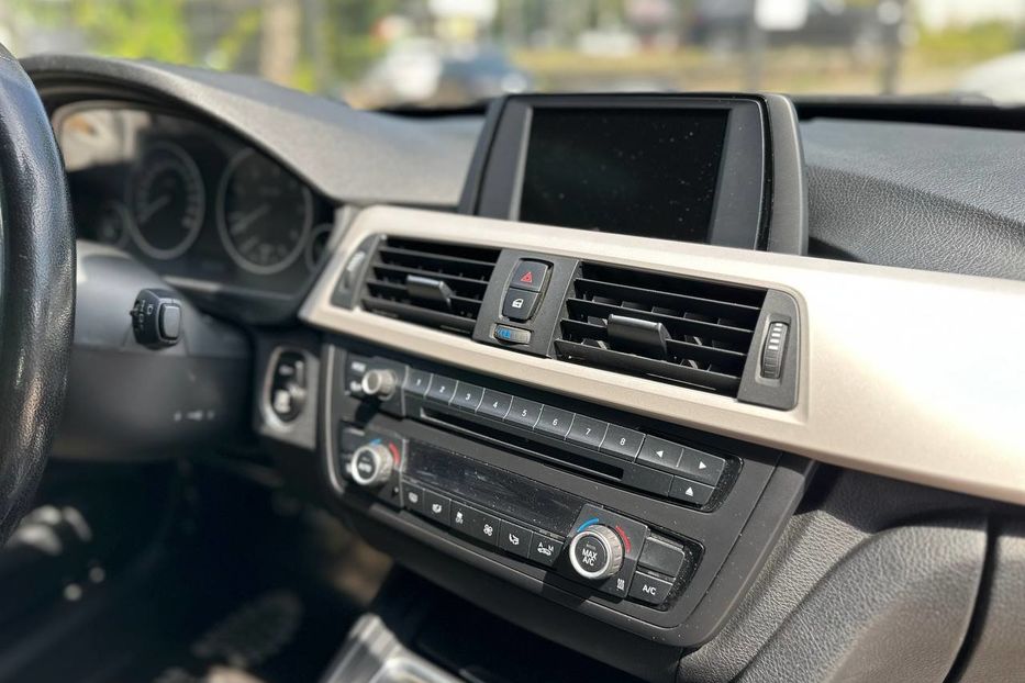 Продам BMW 318 2014 года в Черновцах