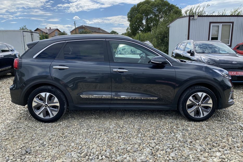 Продам Kia Niro ПідгрівсидінькермаСліпізониJBL 2022 года в Львове