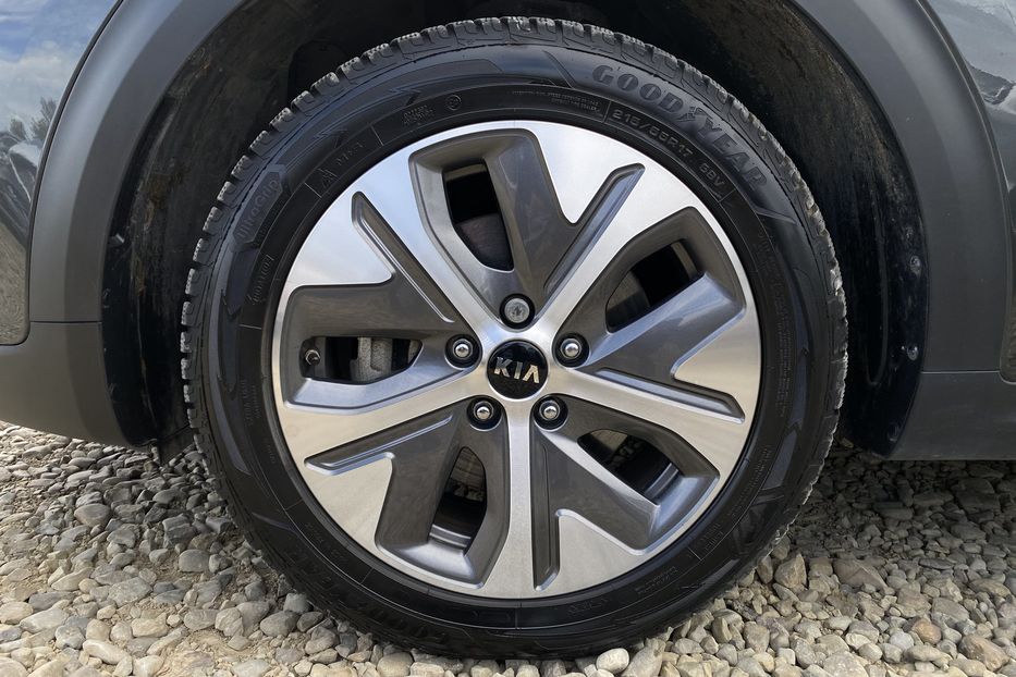 Продам Kia Niro ПідгрівсидінькермаСліпізониJBL 2022 года в Львове