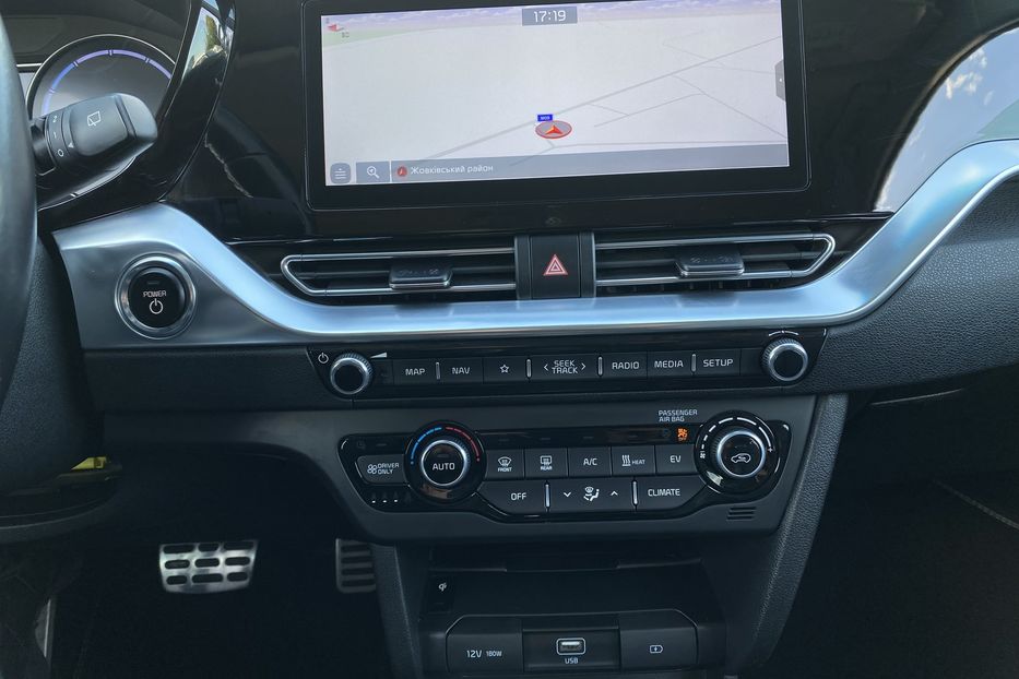 Продам Kia Niro ПідгрівсидінькермаСліпізониJBL 2022 года в Львове