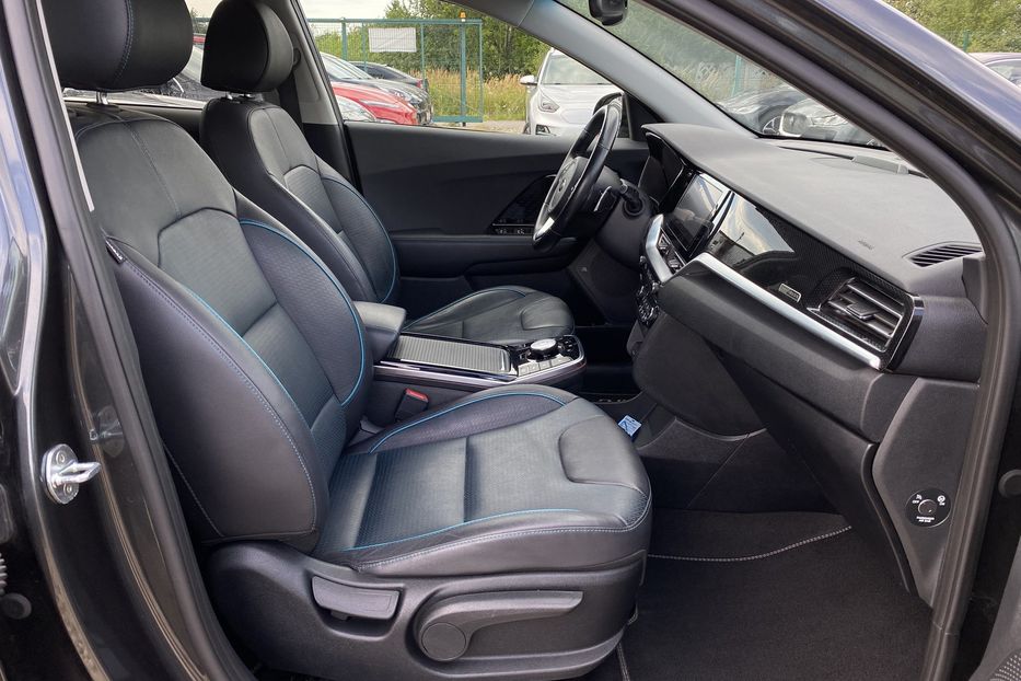 Продам Kia Niro ПідгрівсидінькермаСліпізониJBL 2022 года в Львове