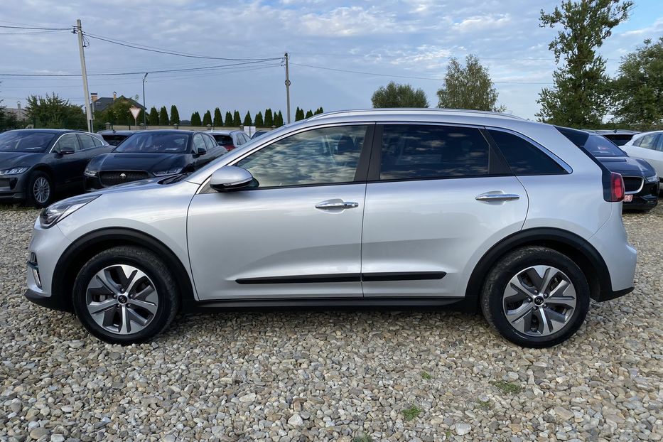 Продам Kia Niro 64 кВт Макс. комплектація 2020 года в Львове