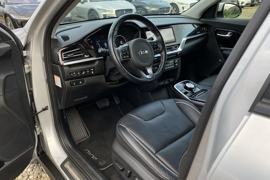 Продам Kia Niro 64 кВт Макс. комплектація 2020 года в Львове