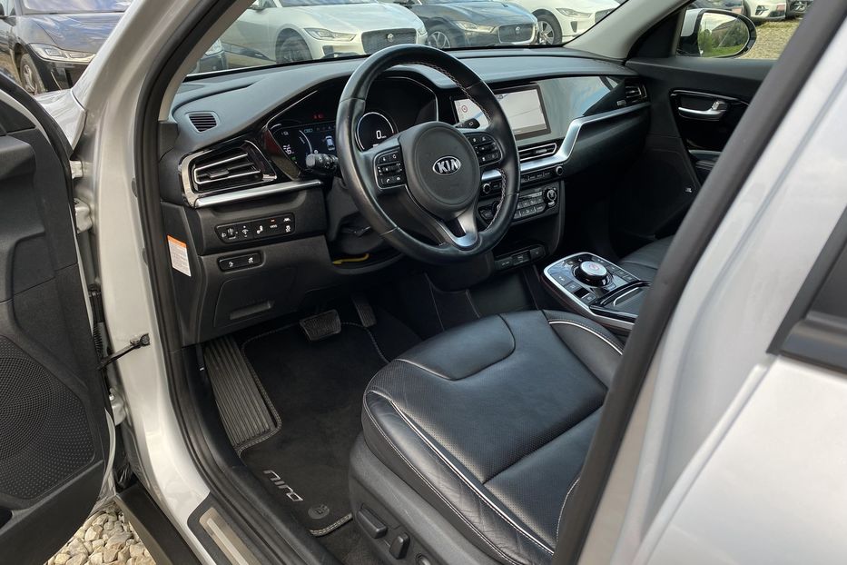 Продам Kia Niro 64 кВт Макс. комплектація 2020 года в Львове