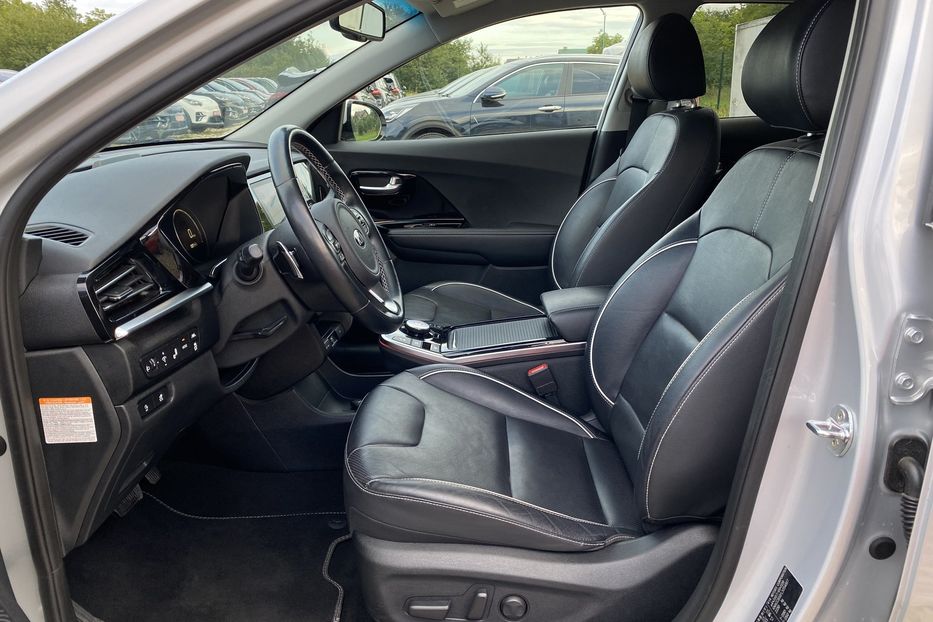 Продам Kia Niro 64 кВт Макс. комплектація 2020 года в Львове