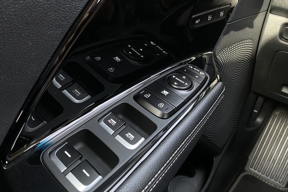 Продам Kia Niro 64 кВт Макс. комплектація 2020 года в Львове