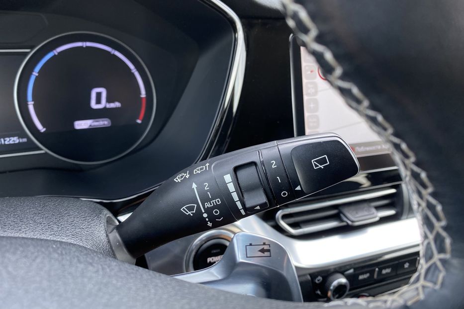 Продам Kia Niro 64 кВт Макс. комплектація 2020 года в Львове