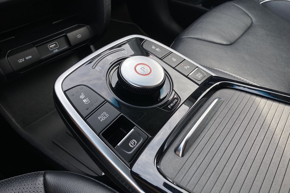 Продам Kia Niro 64 кВт Макс. комплектація 2020 года в Львове