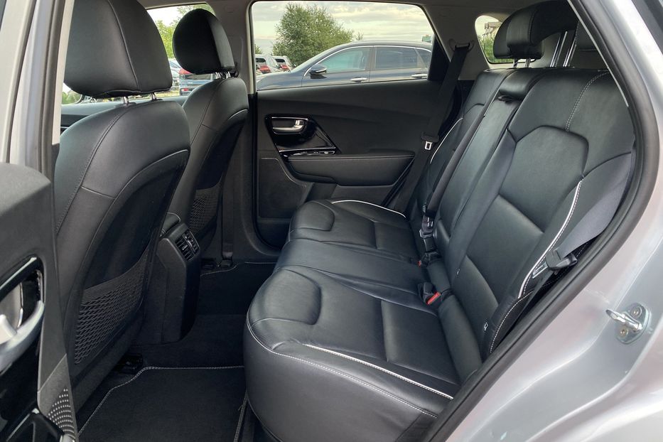 Продам Kia Niro 64 кВт Макс. комплектація 2020 года в Львове