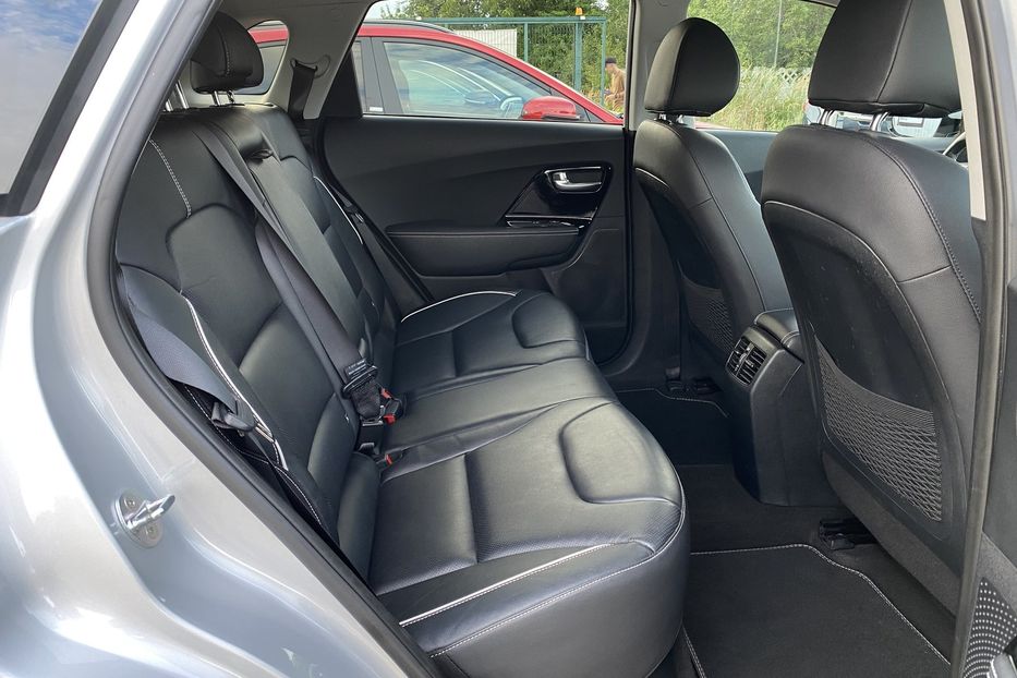 Продам Kia Niro 64 кВт Макс. комплектація 2020 года в Львове