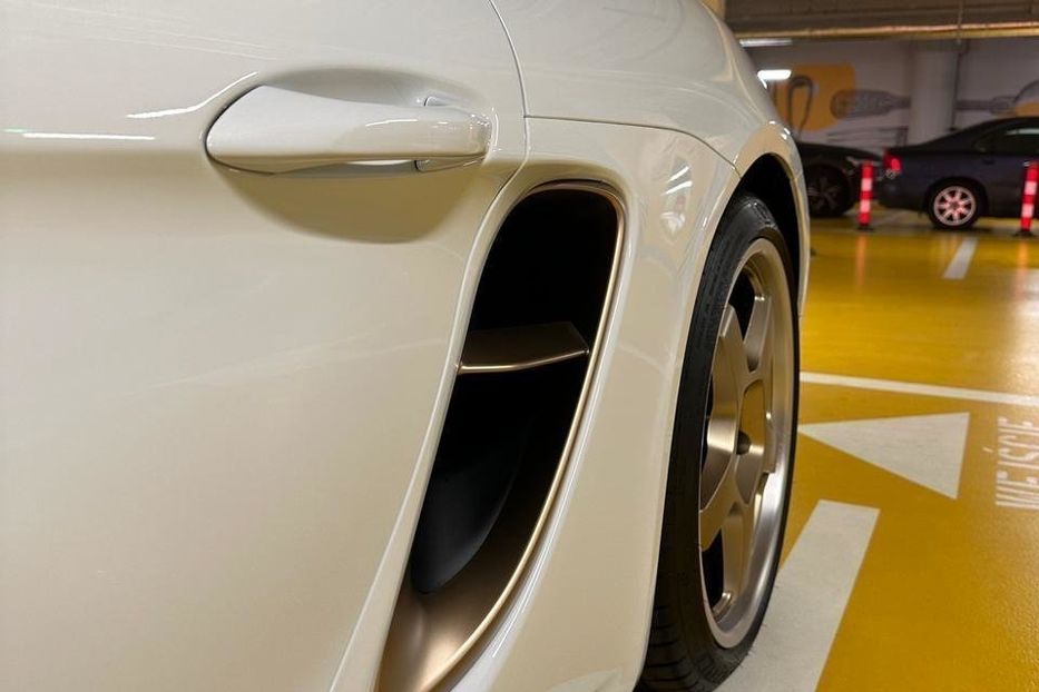 Продам Porsche Boxster 2021 года в Киеве