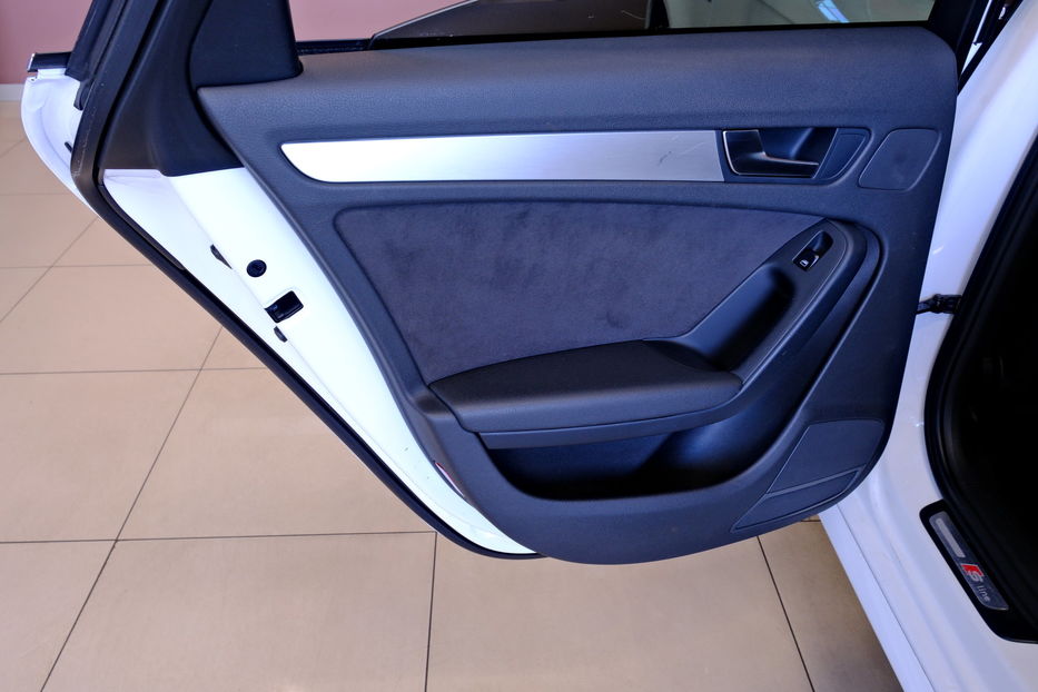 Продам Audi A4 2012 года в Одессе