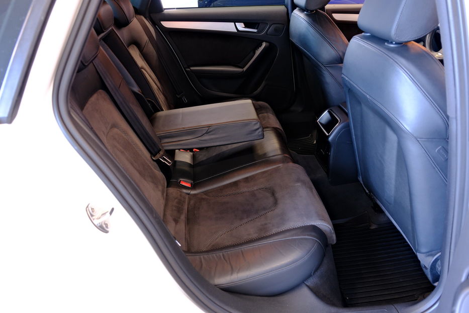 Продам Audi A4 2012 года в Одессе