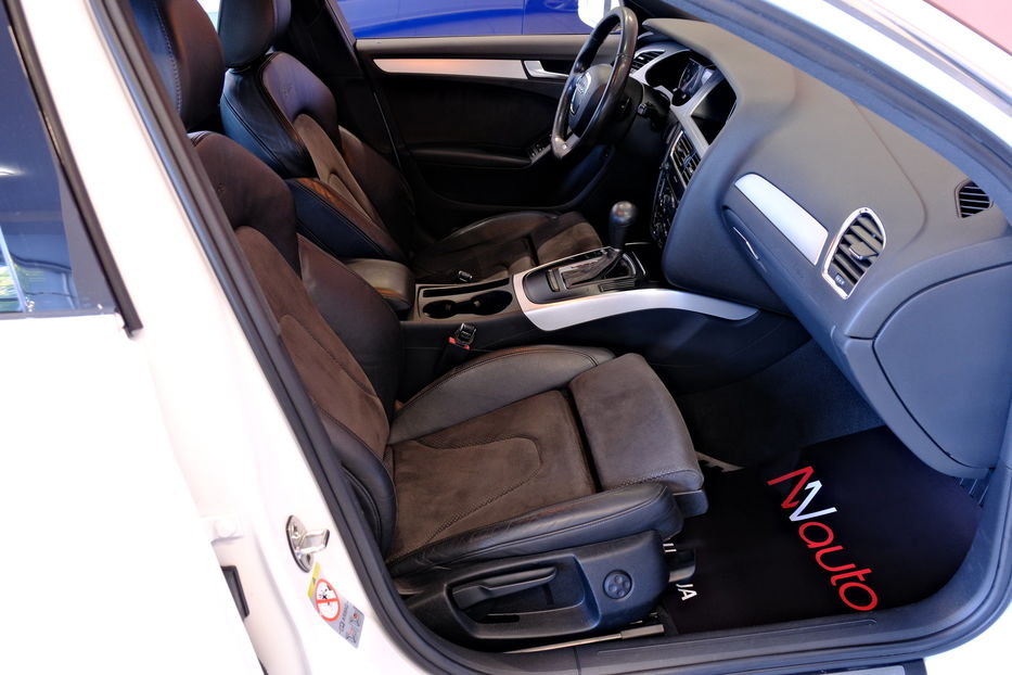 Продам Audi A4 2012 года в Одессе
