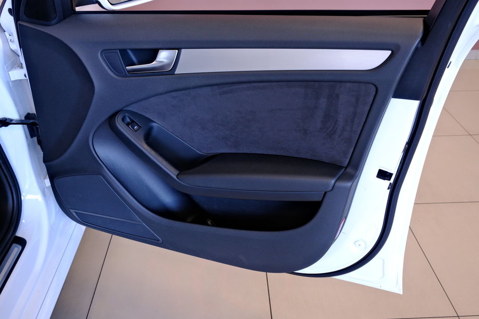 Продам Audi A4 2012 года в Одессе