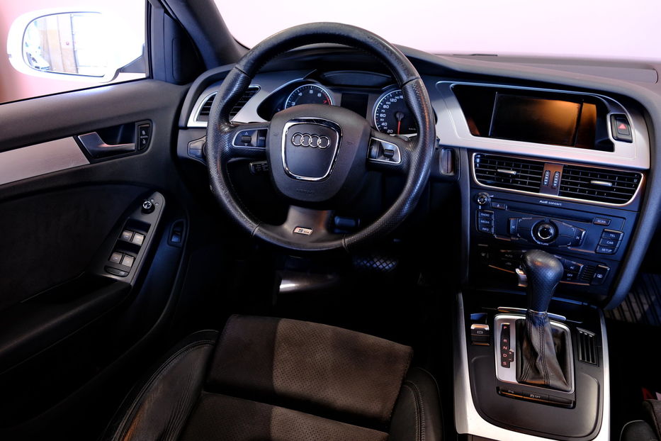 Продам Audi A4 2012 года в Одессе