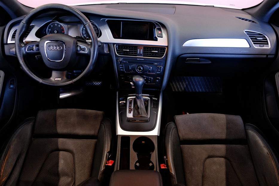 Продам Audi A4 2012 года в Одессе