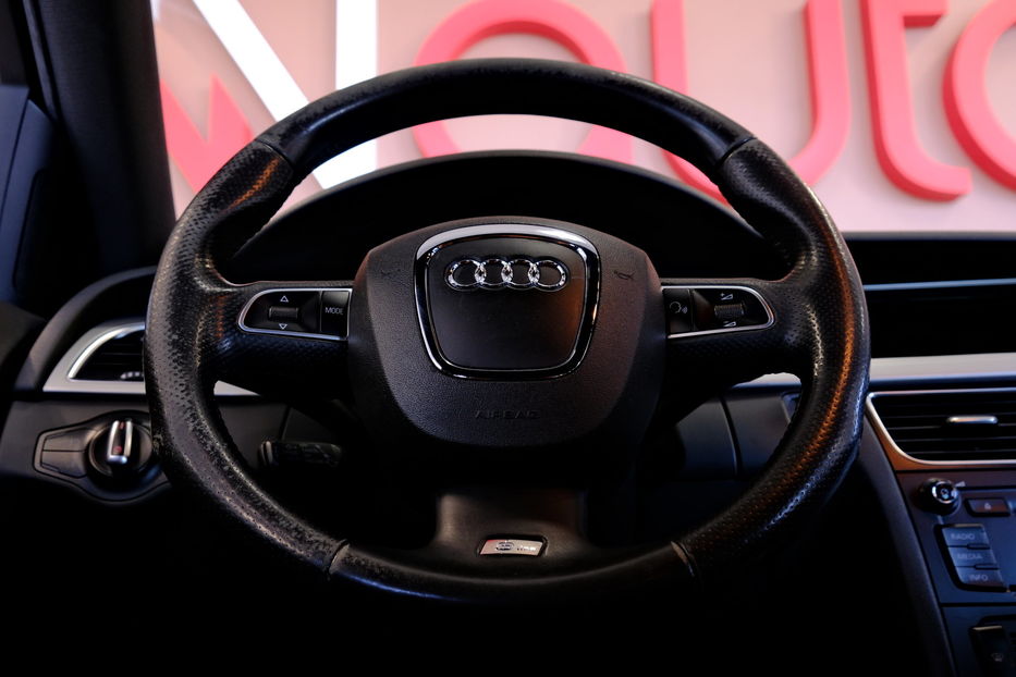 Продам Audi A4 2012 года в Одессе