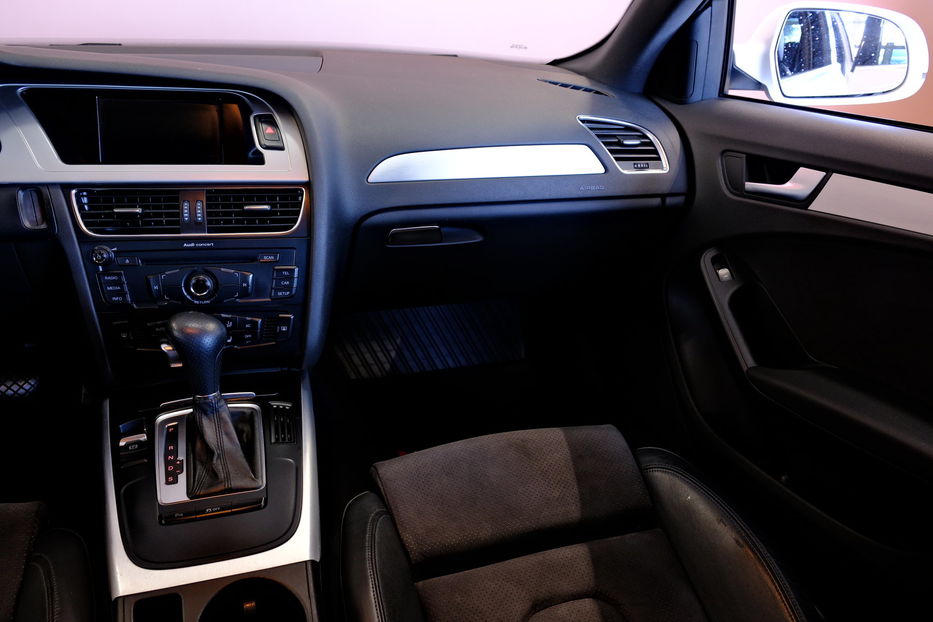 Продам Audi A4 2012 года в Одессе