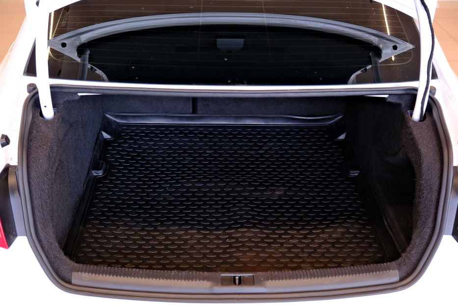 Продам Audi A4 2012 года в Одессе