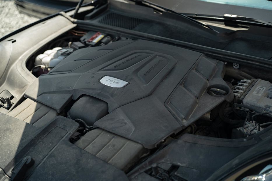 Продам Porsche Cayenne 2019 года в Черновцах