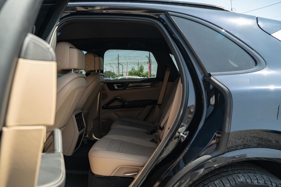 Продам Porsche Cayenne 2019 года в Черновцах