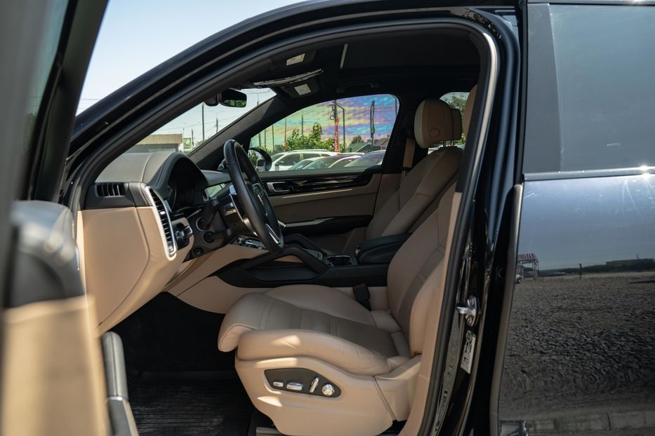 Продам Porsche Cayenne 2019 года в Черновцах