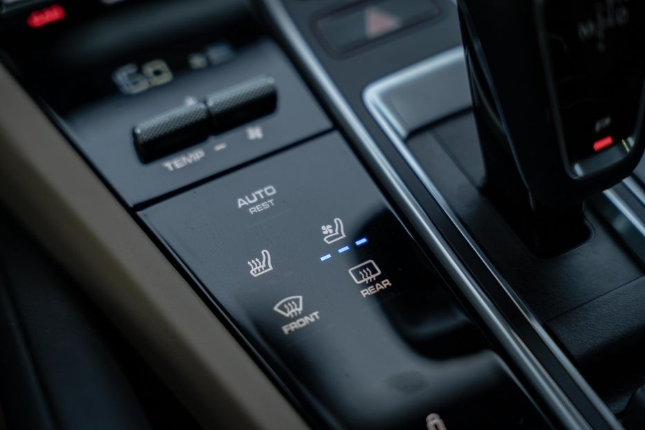 Продам Porsche Cayenne 2019 года в Черновцах