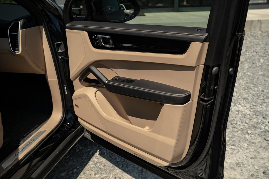 Продам Porsche Cayenne 2019 года в Черновцах