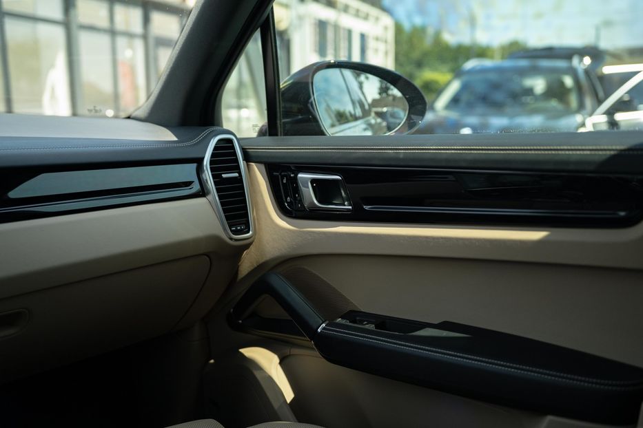Продам Porsche Cayenne 2019 года в Черновцах