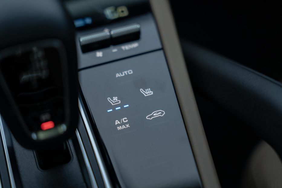 Продам Porsche Cayenne 2019 года в Черновцах