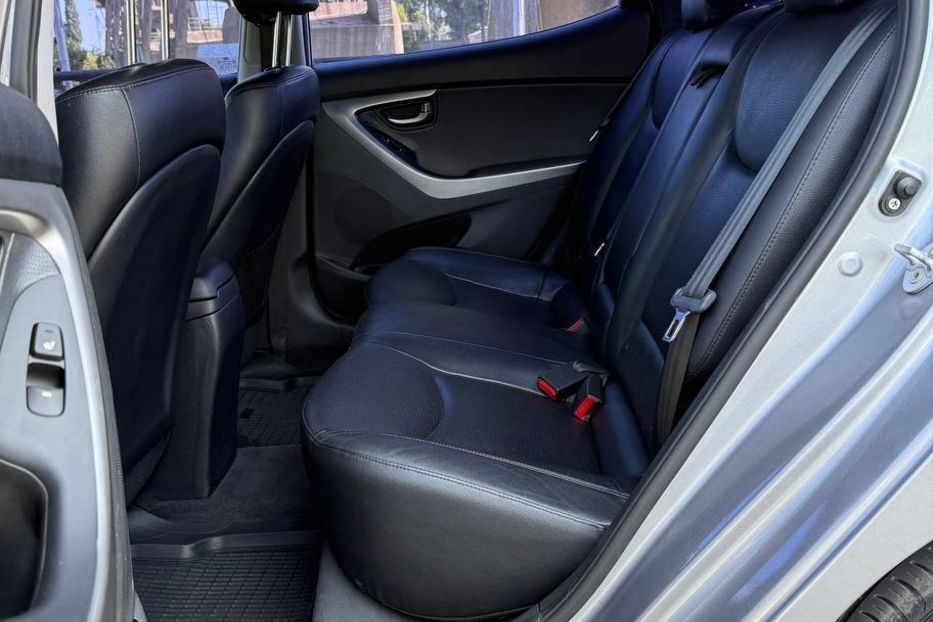 Продам Hyundai Elantra 2012 года в Днепре