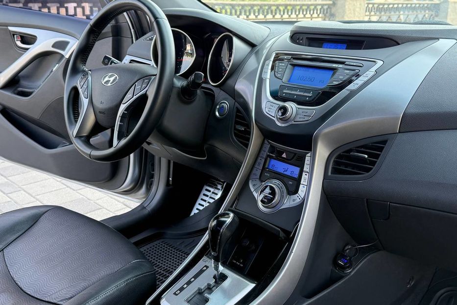 Продам Hyundai Elantra 2012 года в Днепре