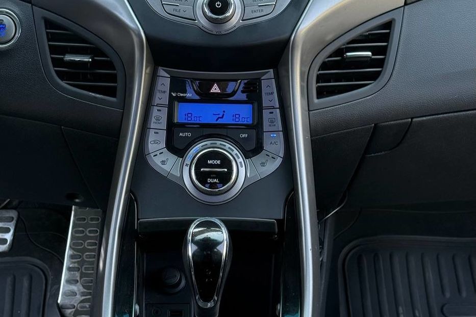 Продам Hyundai Elantra 2012 года в Днепре