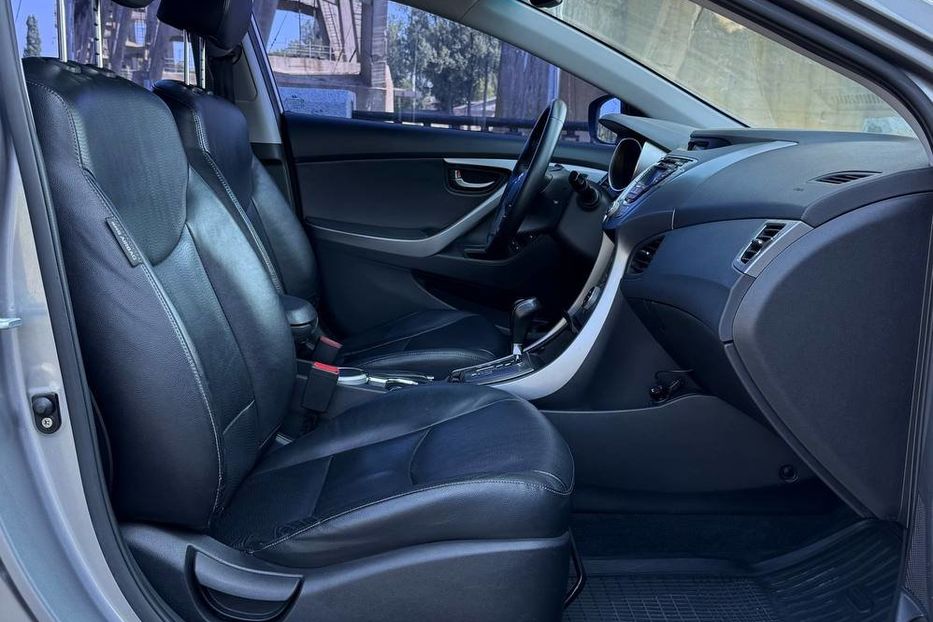 Продам Hyundai Elantra 2012 года в Днепре