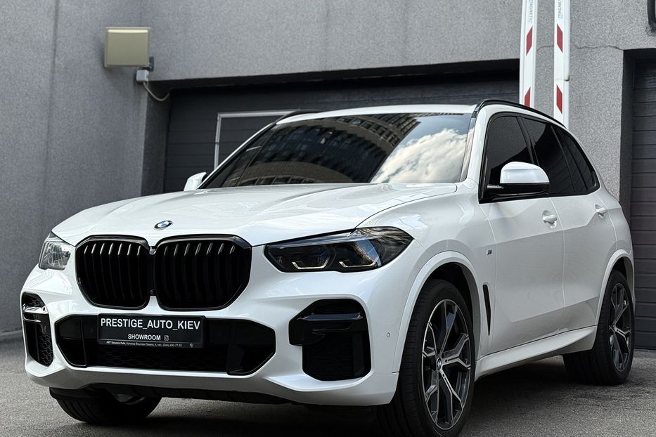 Продам BMW X5 40i Steptronic xDrive 2021 года в Киеве