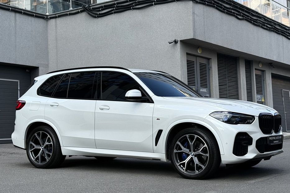 Продам BMW X5 40i Steptronic xDrive 2021 года в Киеве