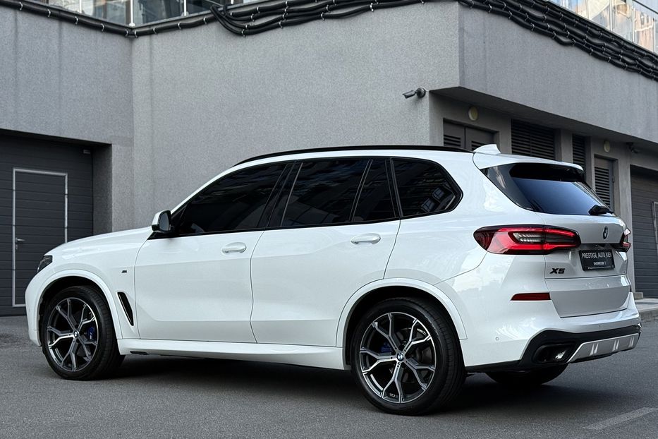 Продам BMW X5 40i Steptronic xDrive 2021 года в Киеве