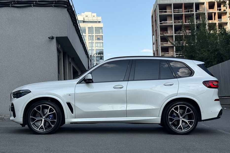 Продам BMW X5 40i Steptronic xDrive 2021 года в Киеве