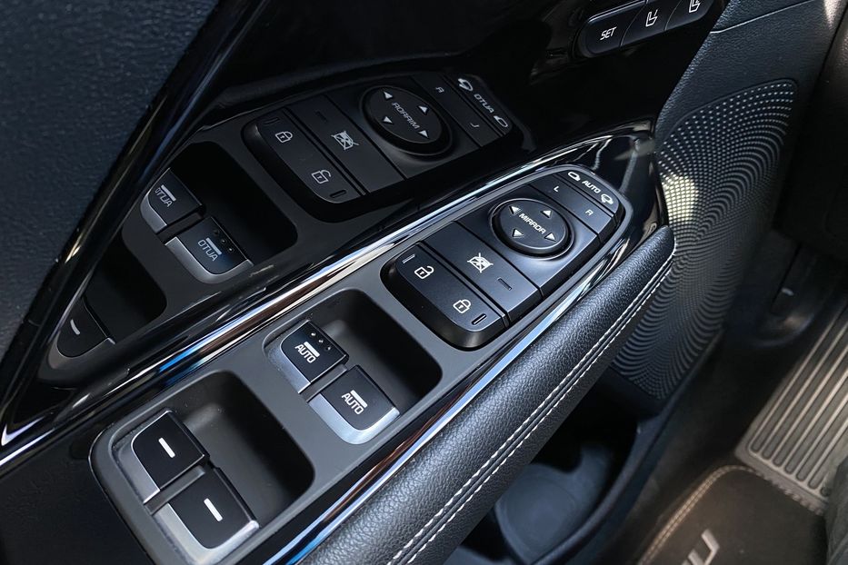 Продам Kia Niro 64 кВт Макс. комплектація 2020 года в Львове