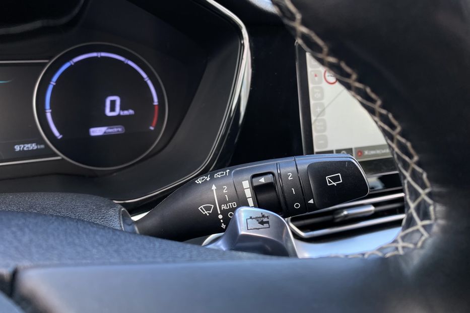 Продам Kia Niro 64 кВт Макс. комплектація 2020 года в Львове