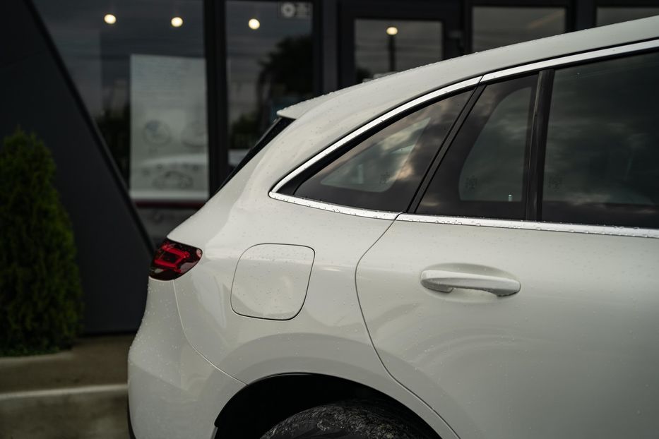 Продам Mercedes-Benz EQC 400 4Matic 2021 года в Черновцах