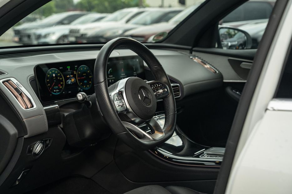 Продам Mercedes-Benz EQC 400 4Matic 2021 года в Черновцах