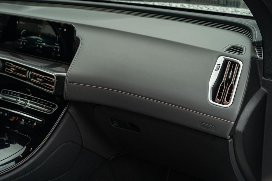 Продам Mercedes-Benz EQC 400 4Matic 2021 года в Черновцах