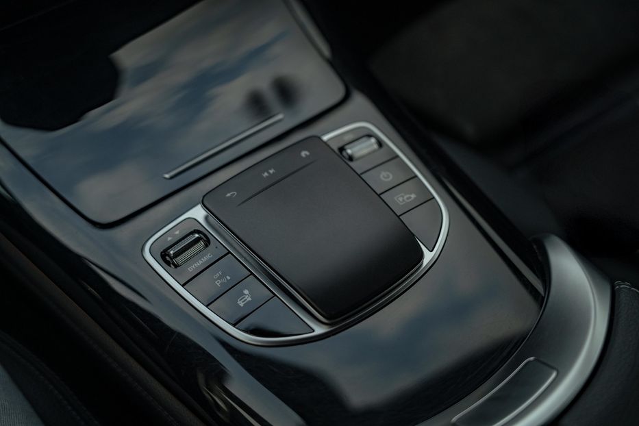 Продам Mercedes-Benz EQC 400 4Matic 2021 года в Черновцах